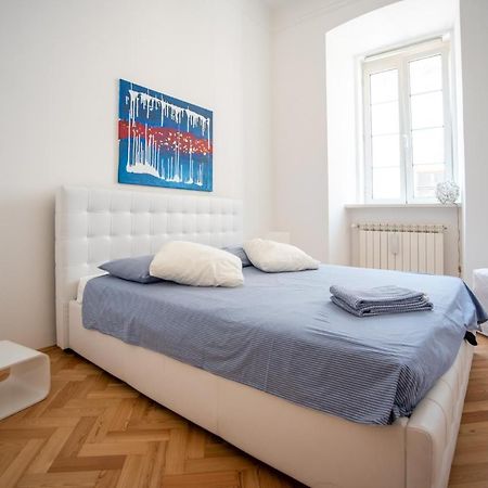 Art & History - New - Modern Classic Apartment Трієст Екстер'єр фото